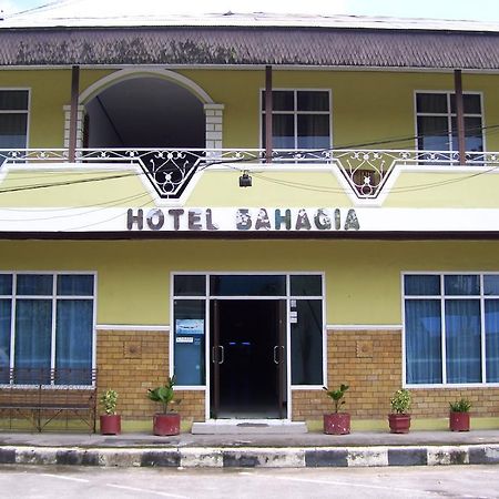 Hotel Bahagia Pangkalanbuun Buitenkant foto